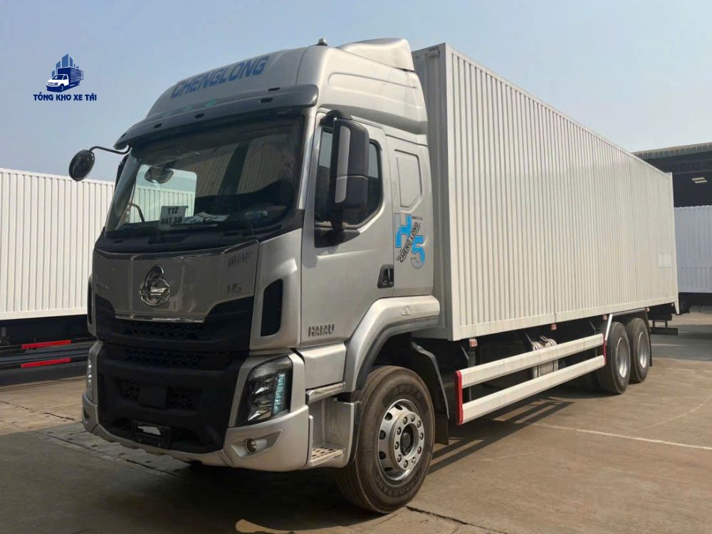 XE TẢI CHENGLONG 3 CHÂN (H5 CẦU LẾT) THÙNG KÍN CONT 3 CỬA